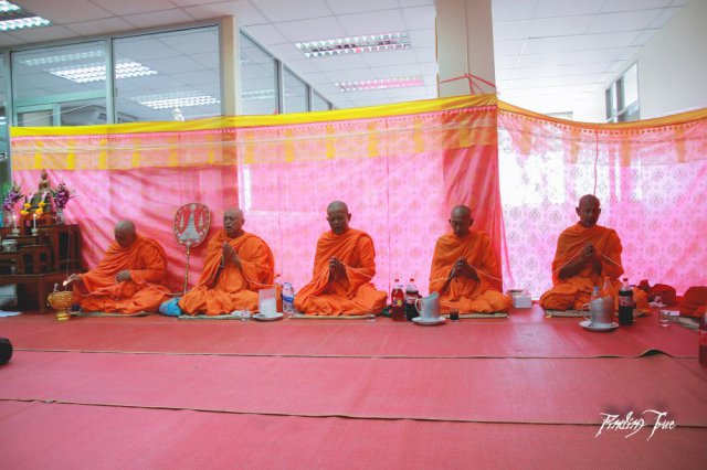 ทำบุญ